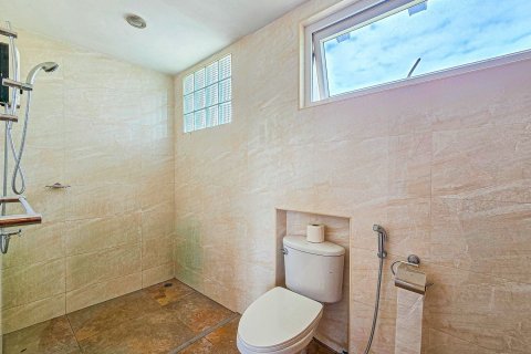 Villa in Pattaya, Thailand 6 bedrooms № 171659 - photo 18