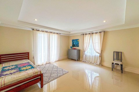 Villa in Pattaya, Thailand 6 bedrooms № 171659 - photo 15