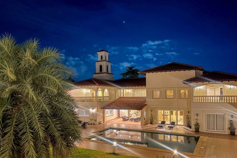 Вилла в Паттайе, Таиланд с 6 спальнями  № 171659