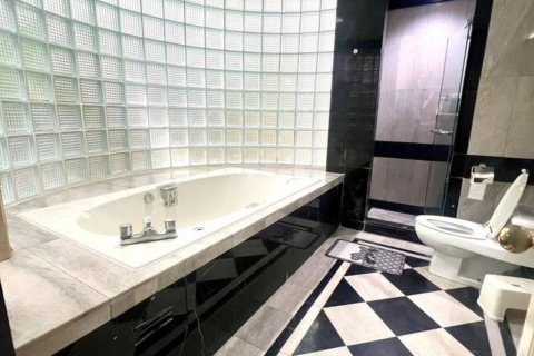 Кондоминиум с 2 спальнями в Бангкоке, Таиланд № 114230 - фото 5