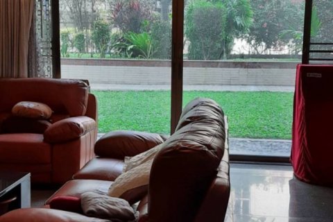 Кондоминиум с 2 спальнями в Бангкоке, Таиланд № 114230 - фото 7