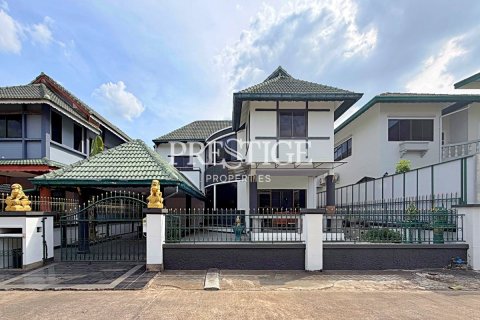 House in Pattaya, Thailand 3 bedrooms № 197782