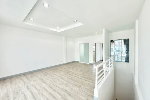 Таунхаус в Лат Пхрау, Бангкок, Таиланд с 3 спальнями  № 147134 - фото 14