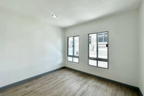 Таунхаус в Лат Пхрау, Бангкок, Таиланд с 3 спальнями  № 147134 - фото 9