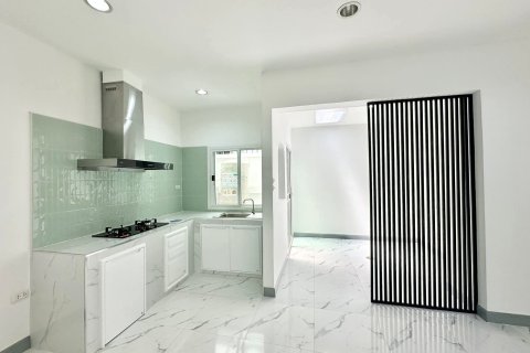 Таунхаус в Лат Пхрау, Бангкок, Таиланд с 3 спальнями  № 147134 - фото 16