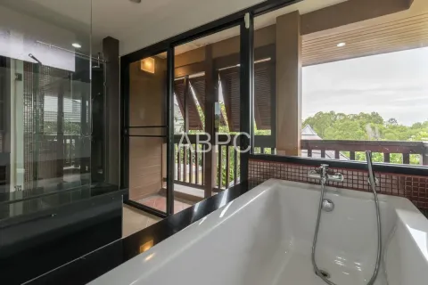 House in Pattaya, Thailand 4 bedrooms № 210494 - photo 11