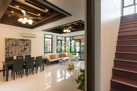 House in Pattaya, Thailand 4 bedrooms № 210494 - photo 5