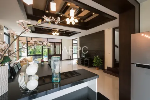 House in Pattaya, Thailand 4 bedrooms № 210494 - photo 8