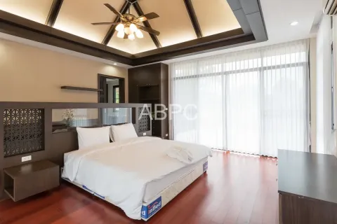 House in Pattaya, Thailand 4 bedrooms № 210494 - photo 3