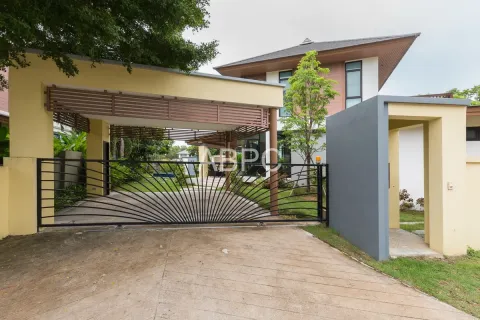 House in Pattaya, Thailand 4 bedrooms № 210494 - photo 12