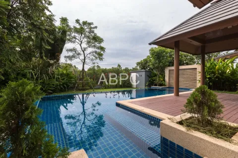 House in Pattaya, Thailand 4 bedrooms № 210494 - photo 4