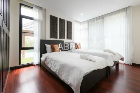 House in Pattaya, Thailand 4 bedrooms № 210494 - photo 10
