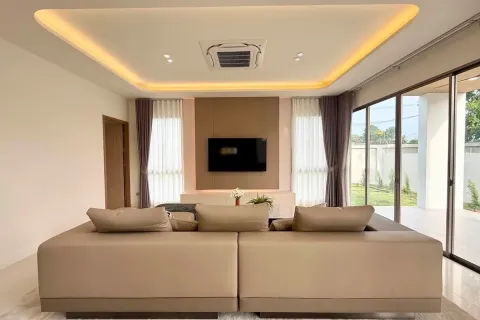 Casa de 3 dormitorios en Pattaya, Tailandia № 210491 - foto 4