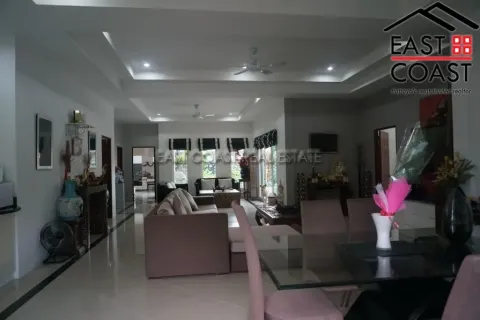 Casa de 3 dormitorios en Pattaya, Tailandia № 212489 - foto 14