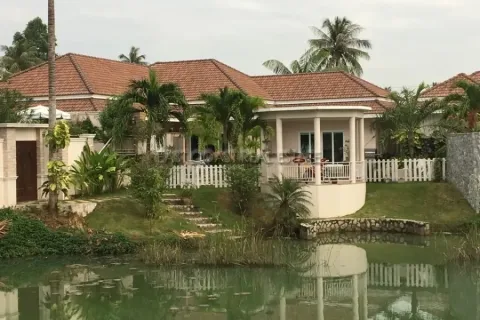Casa de 3 dormitorios en Pattaya, Tailandia № 212489 - foto 4