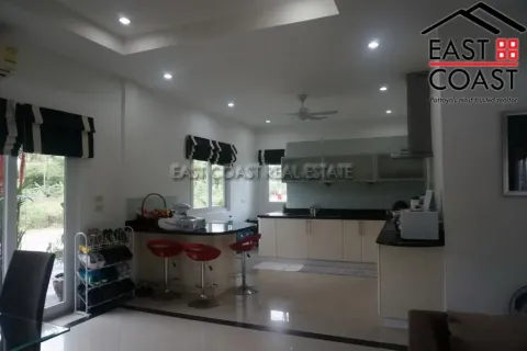 Casa de 3 dormitorios en Pattaya, Tailandia № 212489 - foto 15