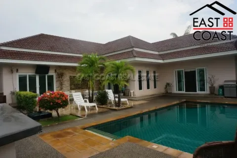 Casa de 3 dormitorios en Pattaya, Tailandia № 212489 - foto 2