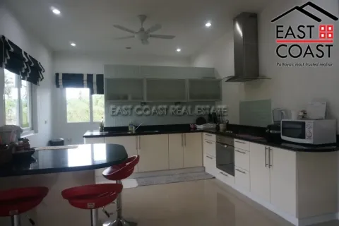Casa de 3 dormitorios en Pattaya, Tailandia № 212489 - foto 16