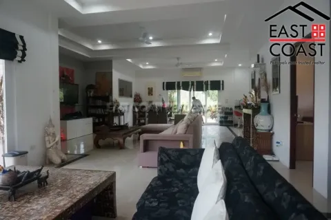 Casa de 3 dormitorios en Pattaya, Tailandia № 212489 - foto 12