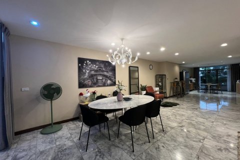 Townhouse in Bangkok, Thailand 4 bedrooms № 143022 - photo 20