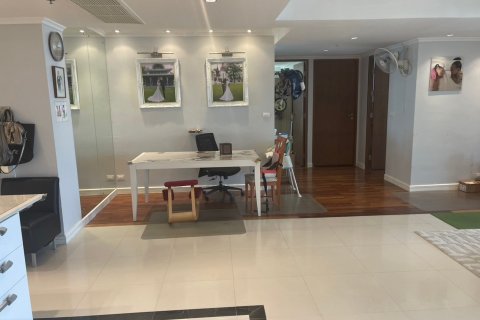 Condo à Bangkok, Thaïlande, 3 chambres  № 143020 - photo 4