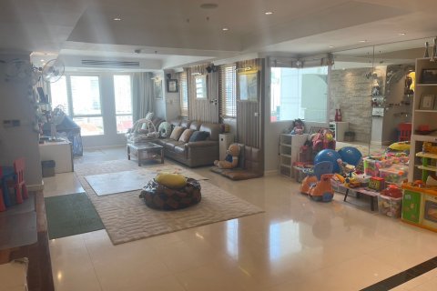 Condo à Bangkok, Thaïlande, 3 chambres  № 143020 - photo 2