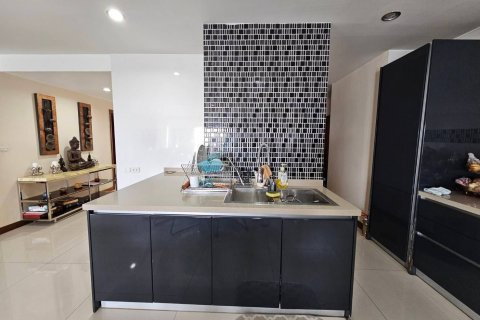 Condo in Pattaya, Thailand, 3 bedrooms  № 141266 - photo 20