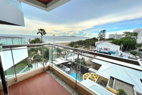 Condo in Pattaya, Thailand, 3 bedrooms  № 141266 - photo 9