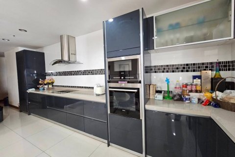 Condo in Pattaya, Thailand, 3 bedrooms  № 141266 - photo 19