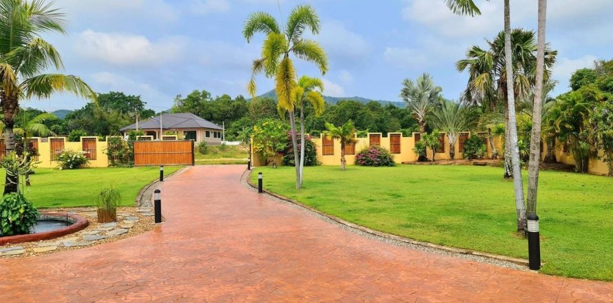 Villa à Pattaya, Thaïlande 6 chambres № 141262