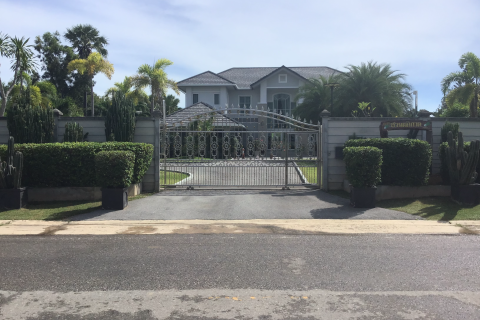 House in Cha-am, Thailand 7 bedrooms № 161618