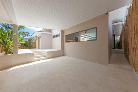Villa in Ko Samui, Thailand 3 bedrooms № 135540 - photo 17