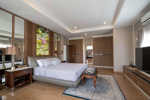 Villa in Chiang Mai, Thailand 4 bedrooms № 160001 - photo 13