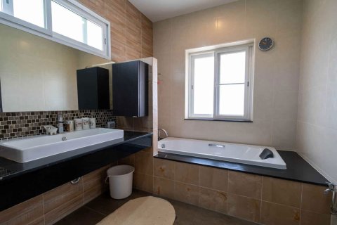 Villa in Chiang Mai, Thailand 4 bedrooms № 160001 - photo 18