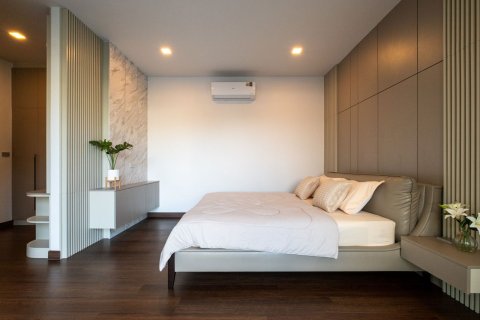 Villa in Chiang Mai, Thailand 4 bedrooms № 160000 - photo 12