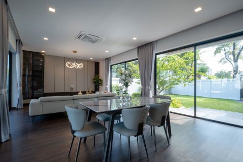 Villa in Chiang Mai, Thailand 4 bedrooms № 160000 - photo 6