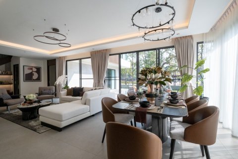 Villa in Chiang Mai, Thailand 4 bedrooms № 159997 - photo 5