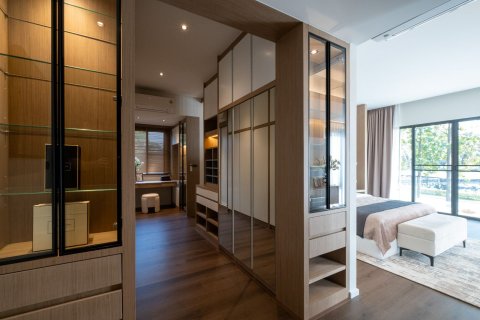 Villa in Chiang Mai, Thailand 4 bedrooms № 159997 - photo 15