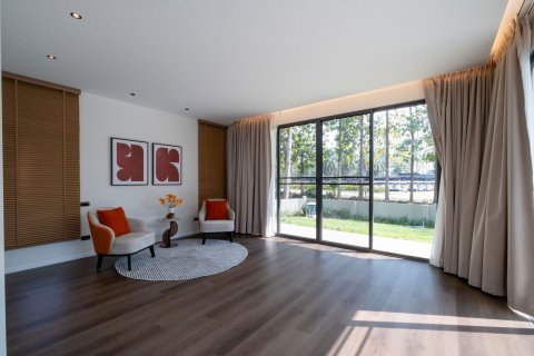 Villa in Chiang Mai, Thailand 4 bedrooms № 159997 - photo 10