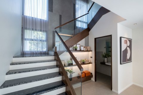 Villa in Chiang Mai, Thailand 4 bedrooms № 159997 - photo 12