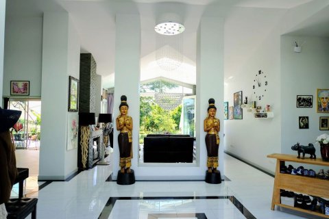 Villa in Chiang Mai, Thailand 6 bedrooms № 159998 - photo 15