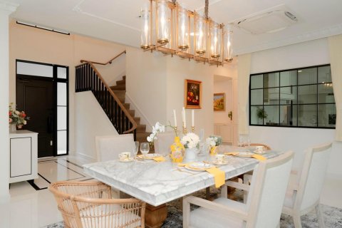 Villa in Bangkok, Thailand 4 bedrooms № 133616 - photo 2