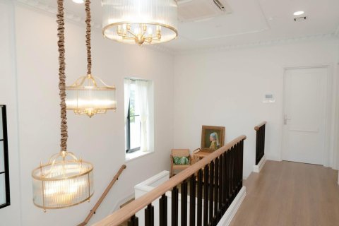 Villa in Bangkok, Thailand 4 bedrooms № 133616 - photo 4