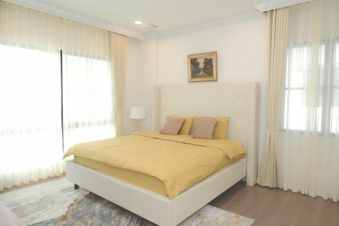 Villa in Bangkok, Thailand 4 bedrooms № 133616 - photo 12