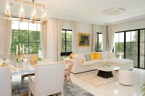 Villa in Bangkok, Thailand 4 bedrooms № 133616 - photo 10