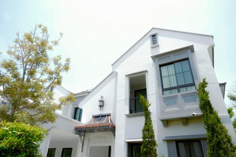 Villa in Bangkok, Thailand 4 bedrooms № 133616 - photo 1