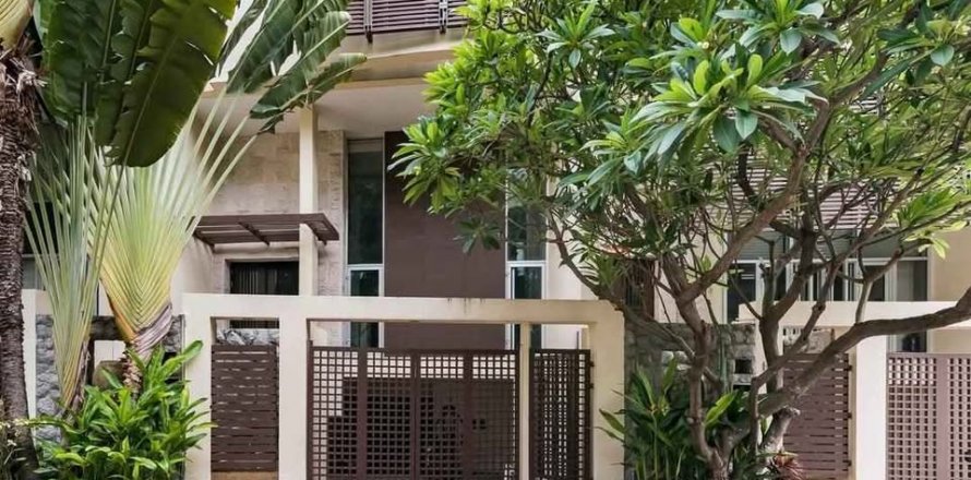 Townhouse à Sathon, Bangkok, Thaïlande 4 chambres № 133617