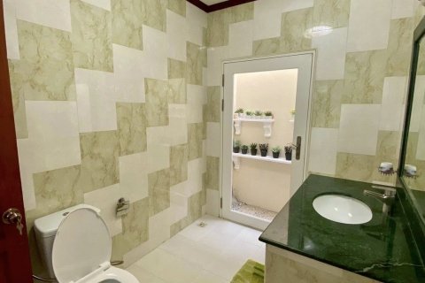 House in Pattaya, Thailand 4 bedrooms № 133614 - photo 10