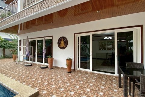 House in Pattaya, Thailand 4 bedrooms № 133614 - photo 13