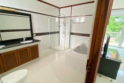 House in Pattaya, Thailand 4 bedrooms № 133614 - photo 23